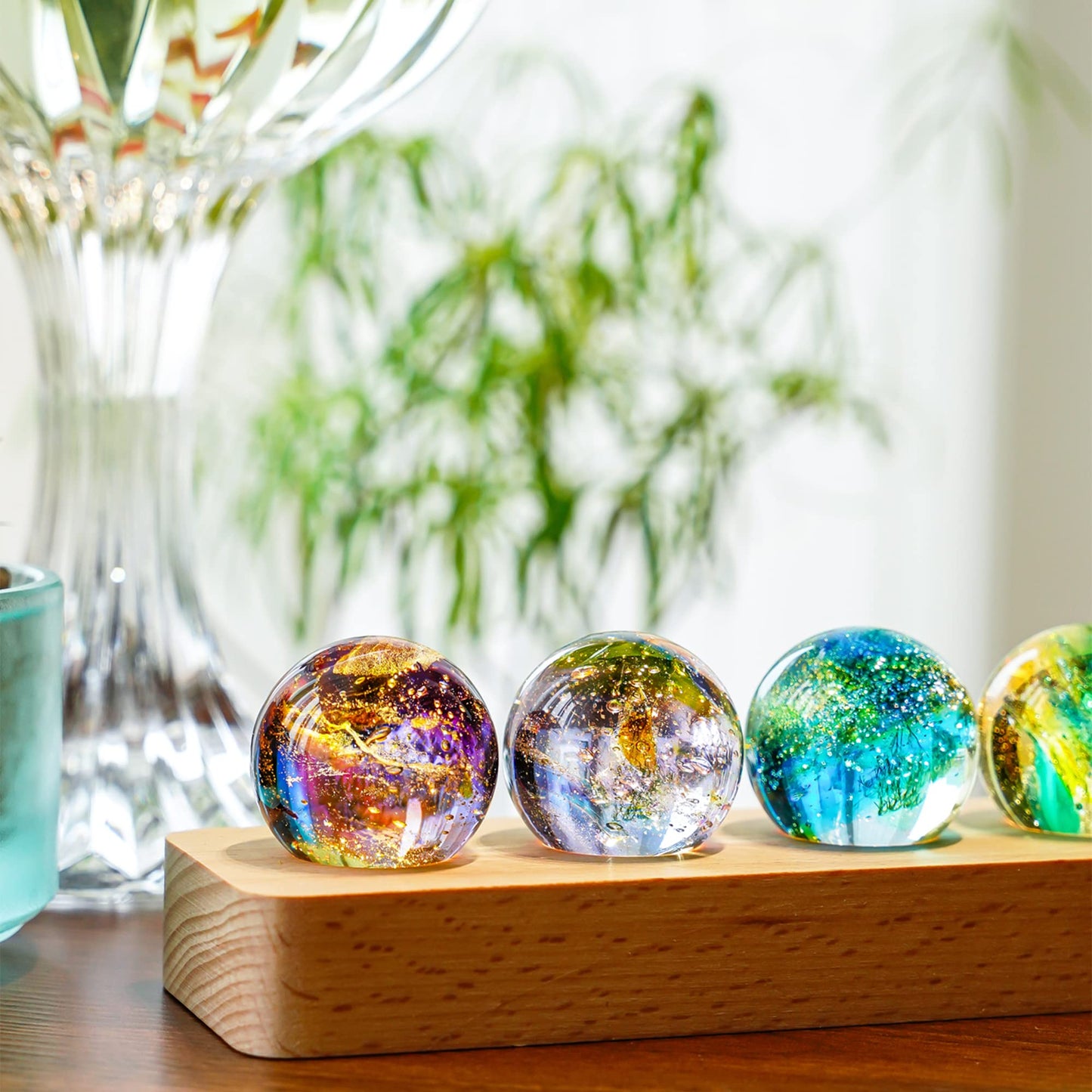 KRISININE 7 Chakra Natural Healing Spheres with LED Wooden Stand 40mm Crystal Quartz Stones for Meditation Positive Energy Night Light Decoration Balls Set for Home